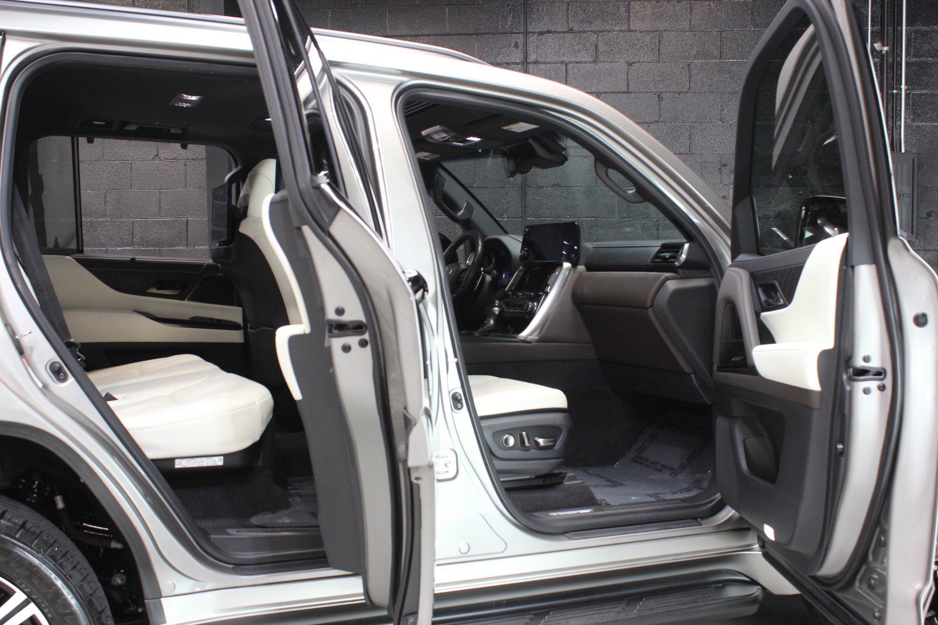 2023 Lexus LX 600 4WD