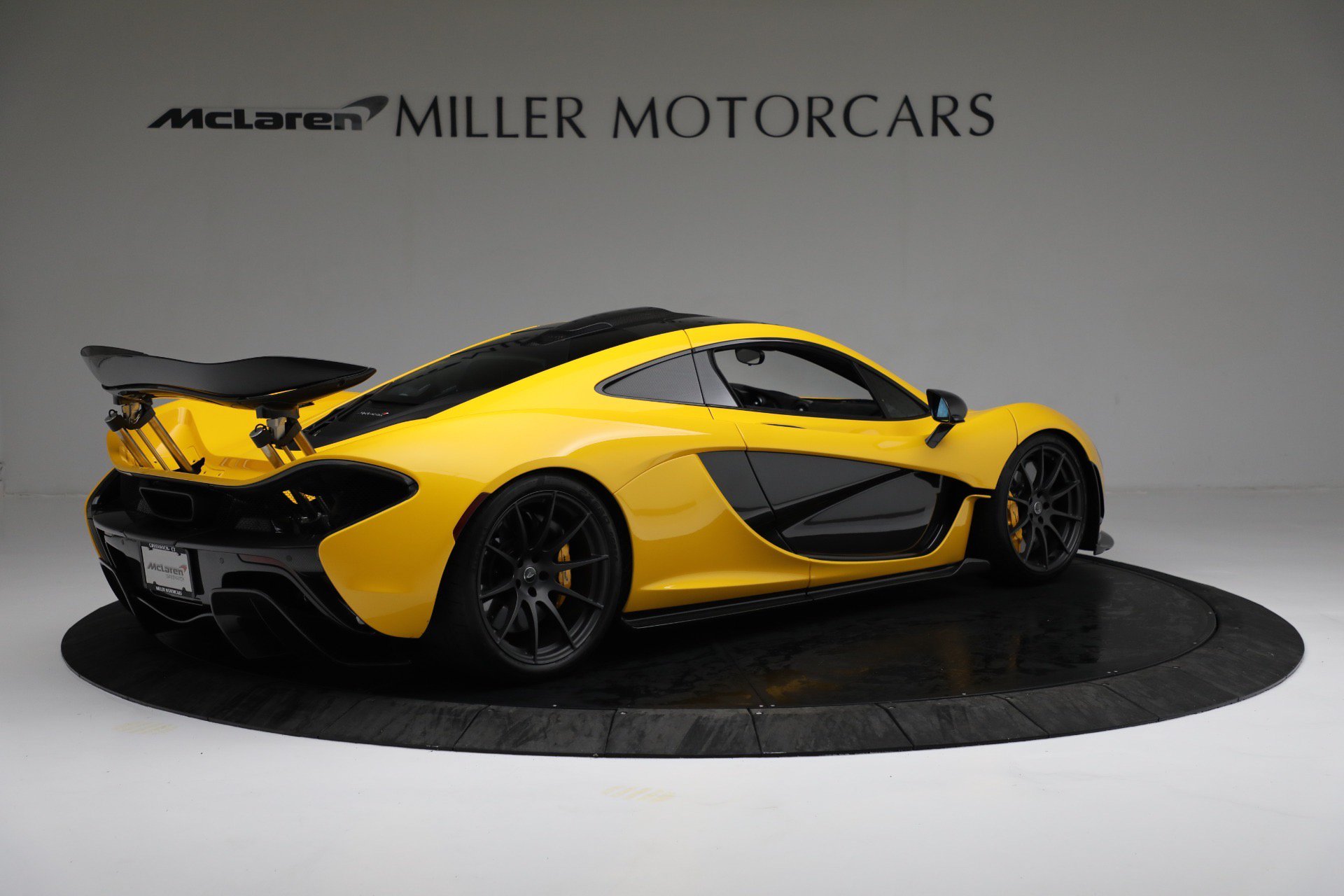 Used 2015 McLaren P1 photo 7