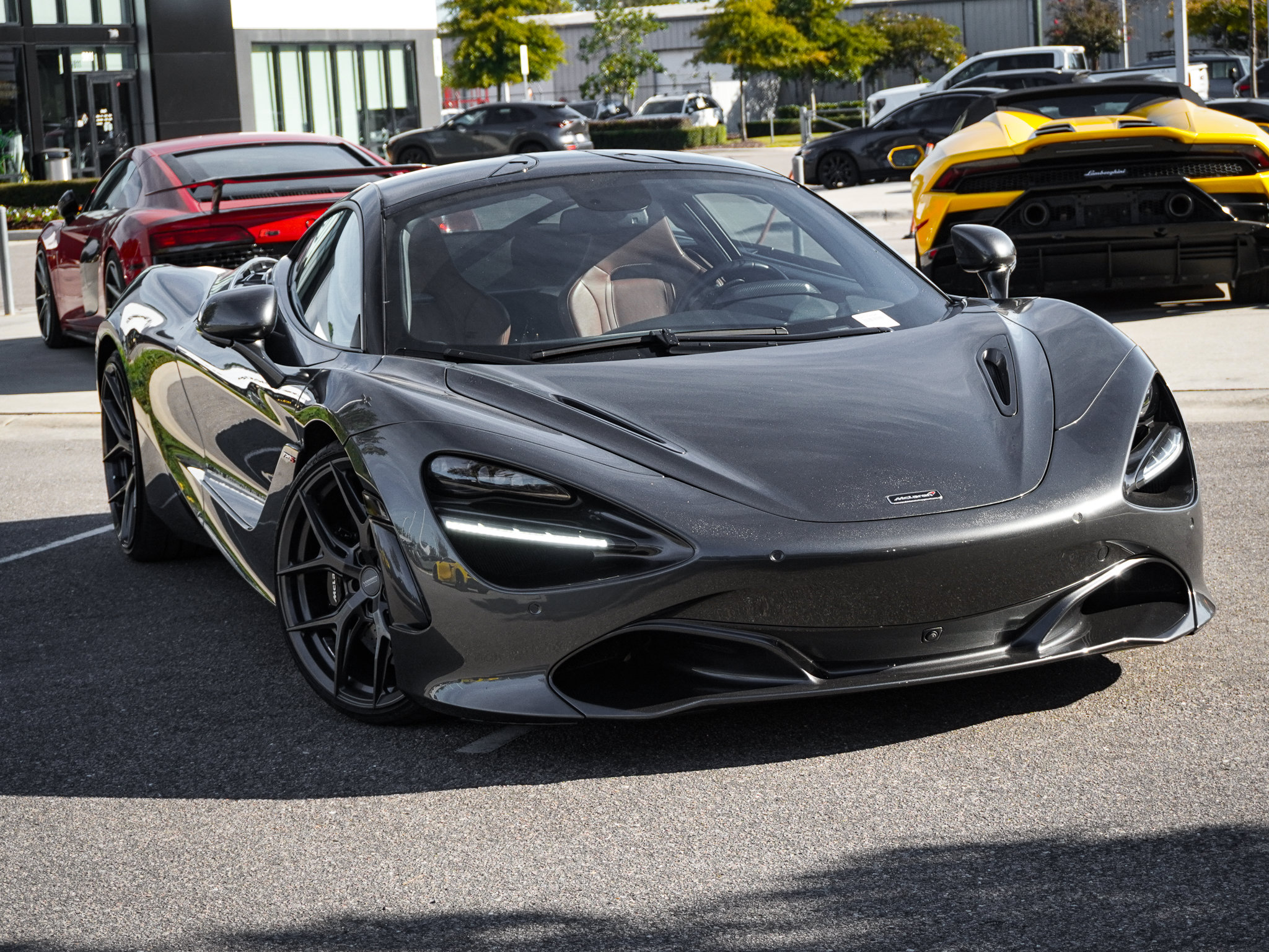 Used 2018 McLaren 720S Luxury photo 2