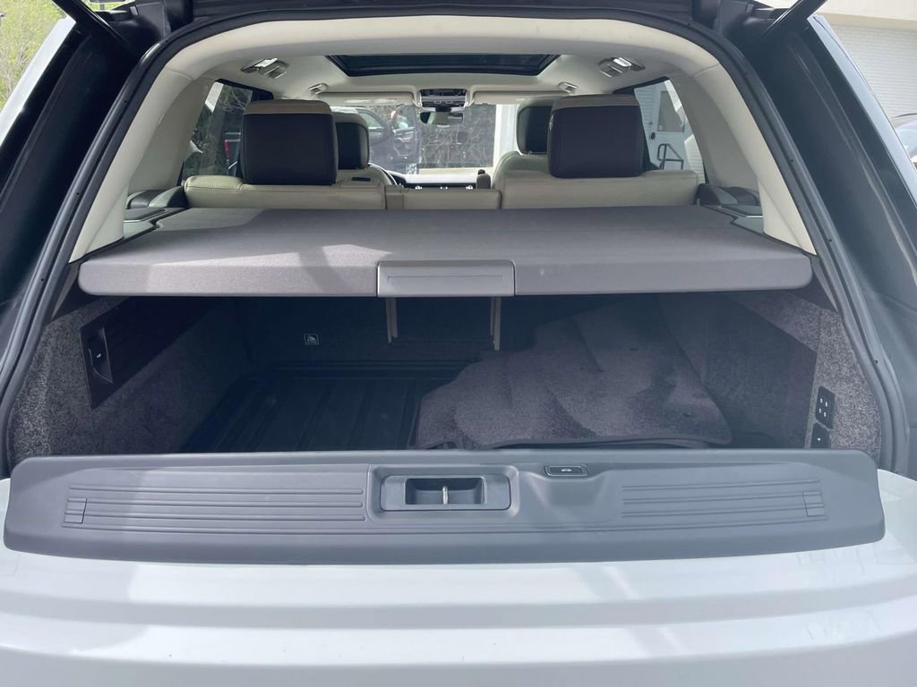 2020 Land Rover Range Rover Long Wheelbase HSE