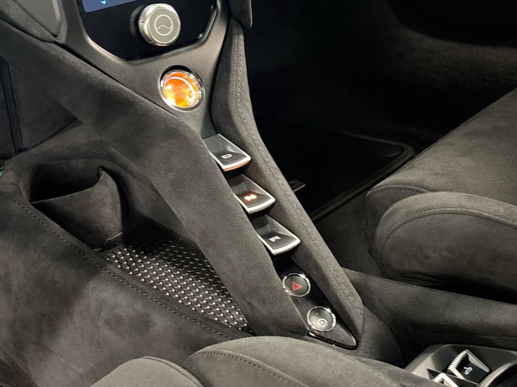 Used 2025 McLaren 750S Spider photo 13