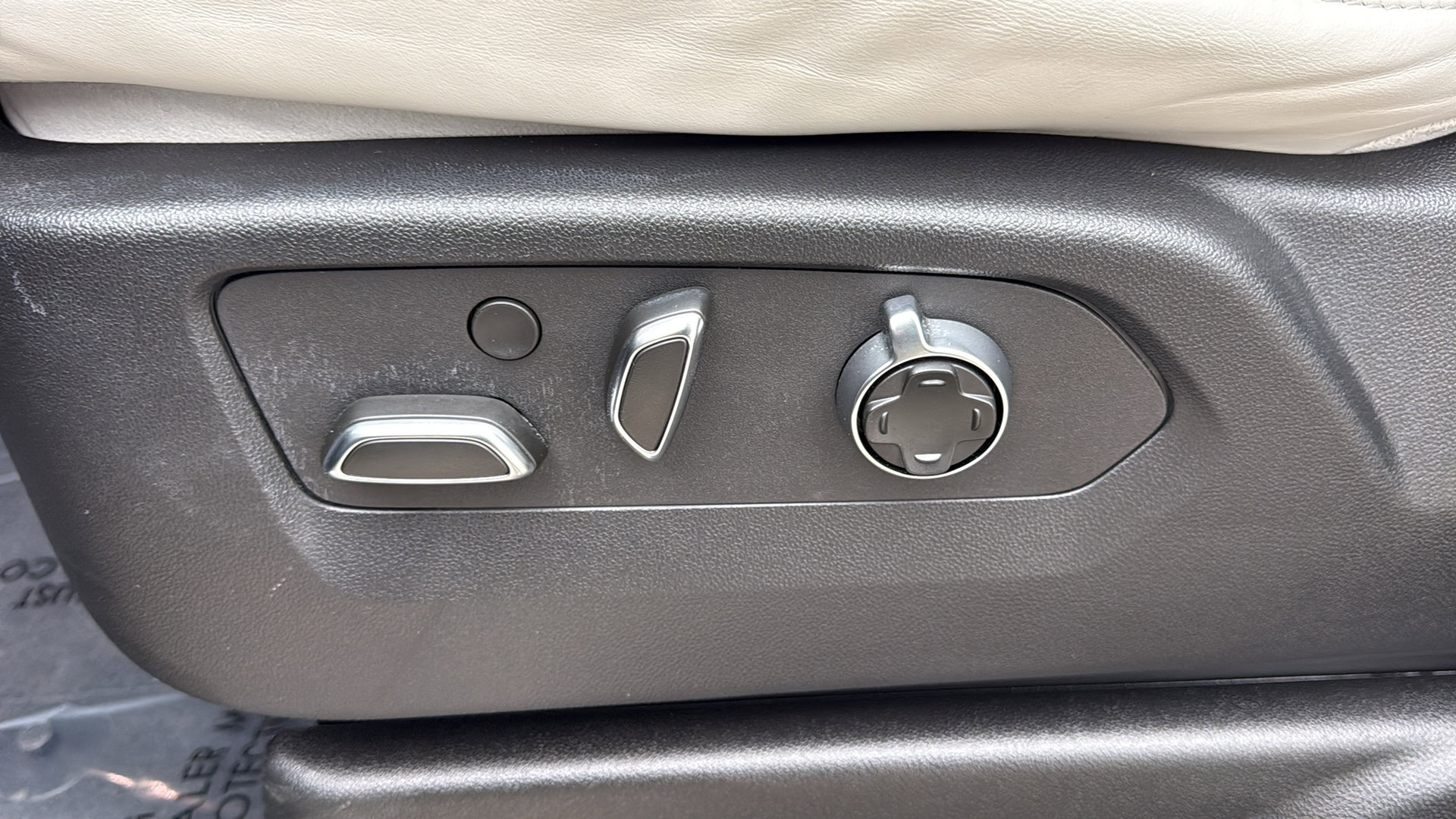 2025 Cadillac Escalade Premium Luxury Platinum