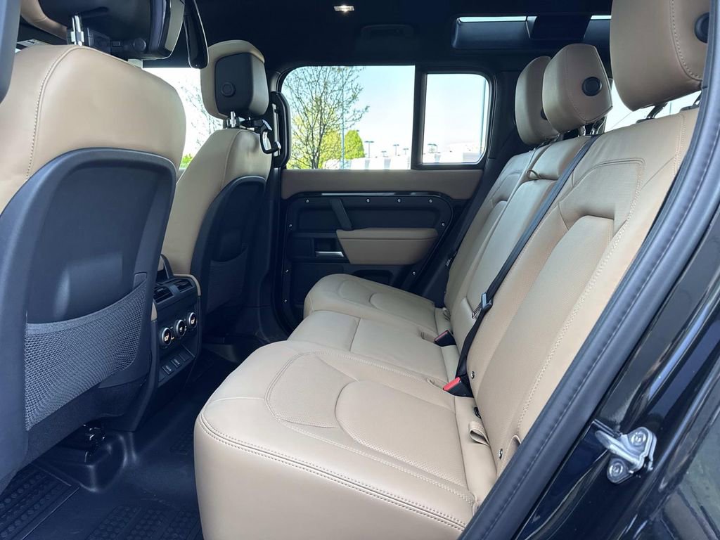 2026 Land Rover Defender 110 X-Dynamic SE