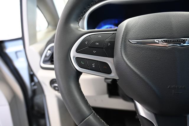 2024 Chrysler Pacifica Touring-L