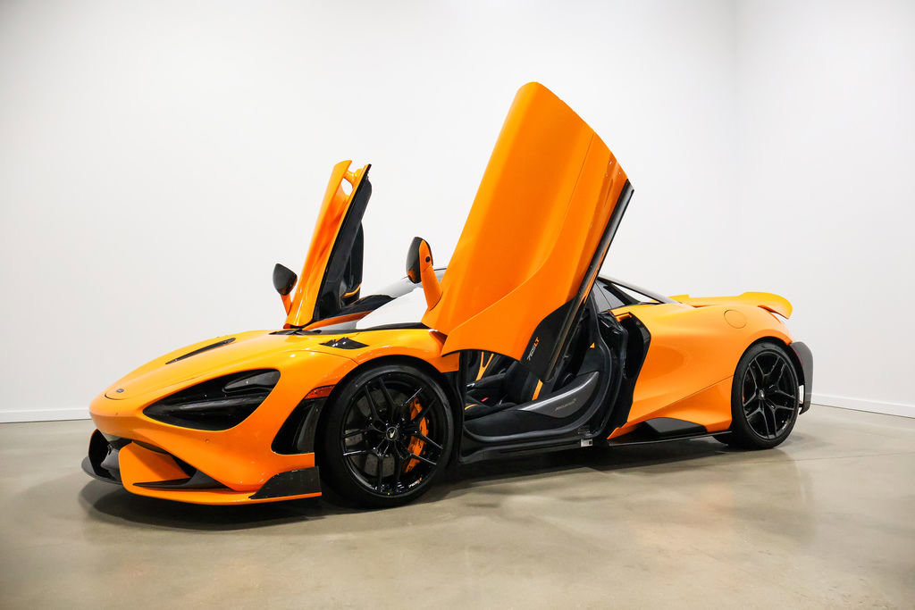 Used 2022 McLaren 765LT photo 2