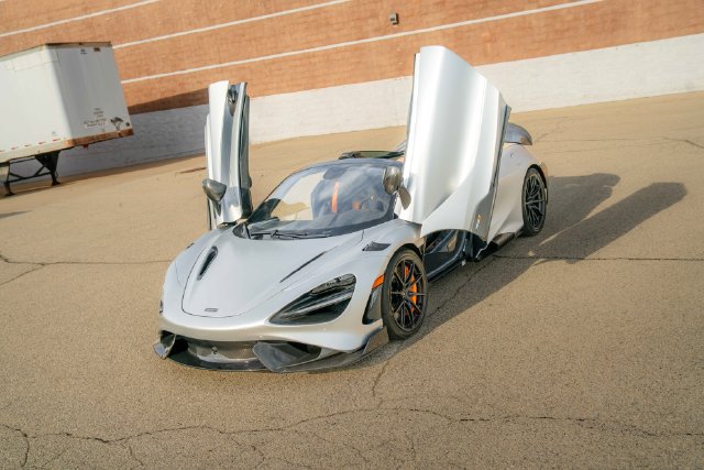 Used 2022 McLaren 765LT photo 35