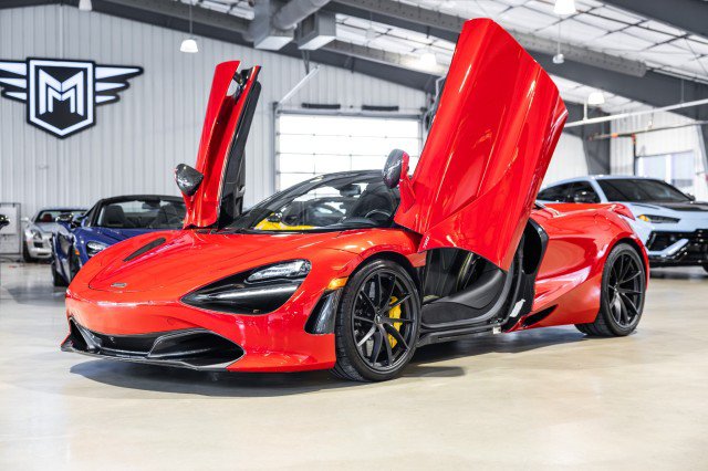 Used 2022 McLaren 720S Performance photo 2