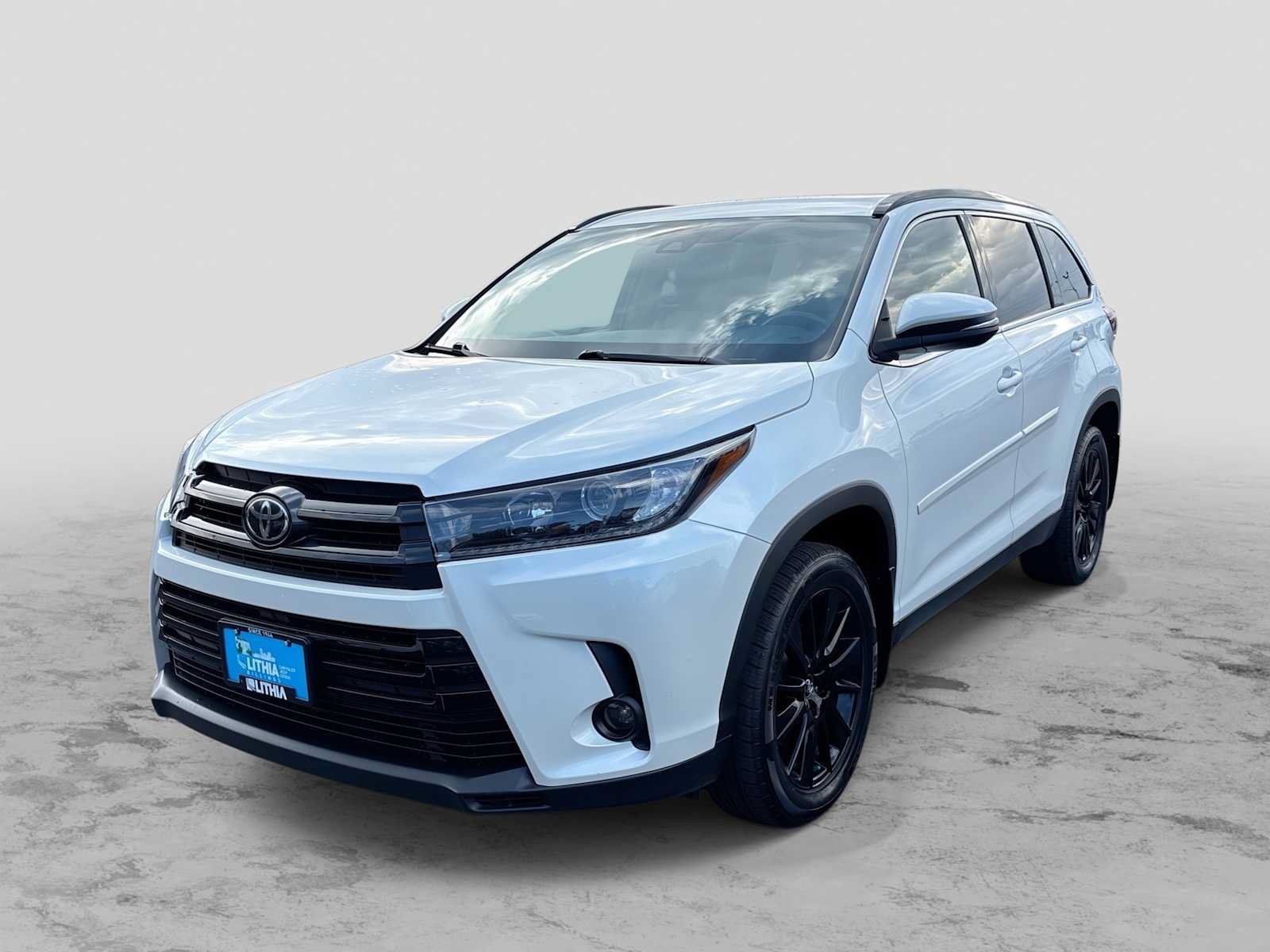 Used 2019 Toyota Highlander SE