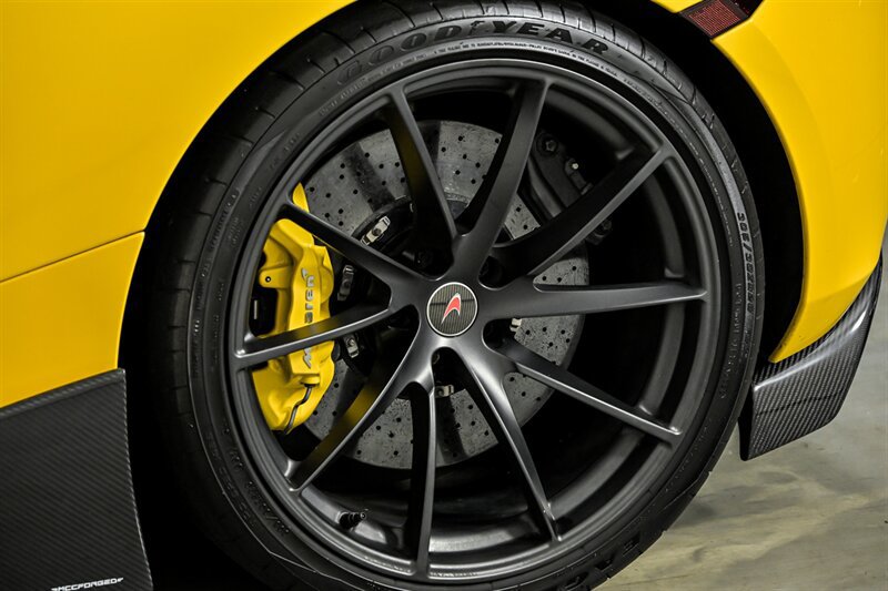 Used 2018 McLaren 720S Performance photo 20