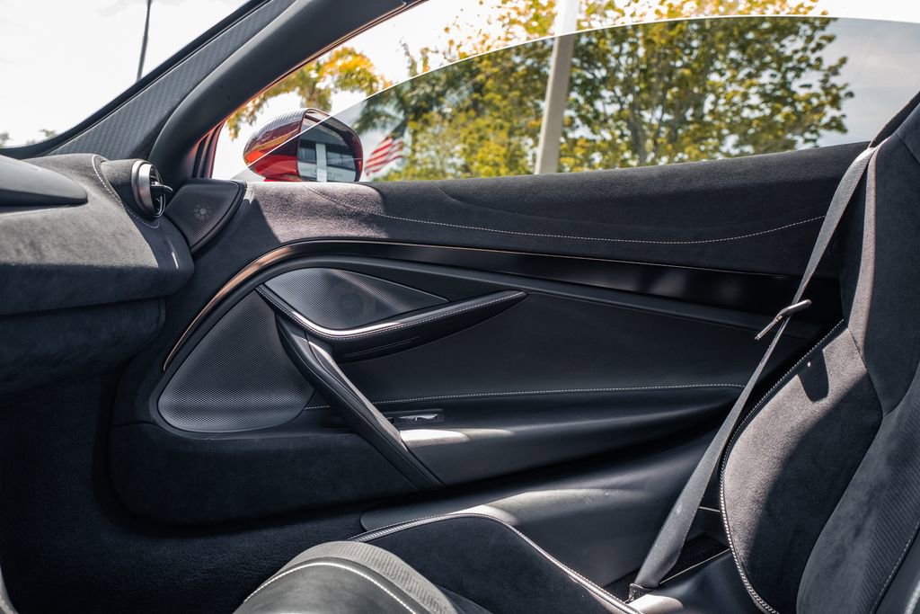 Used 2021 McLaren 720S Performance photo 32