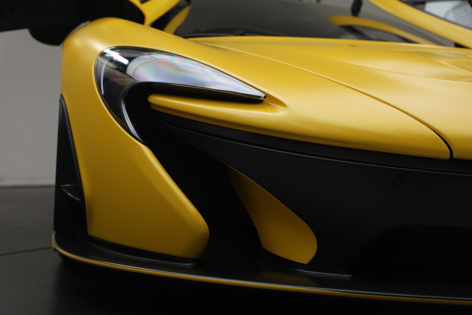 Used 2015 McLaren P1 photo 36
