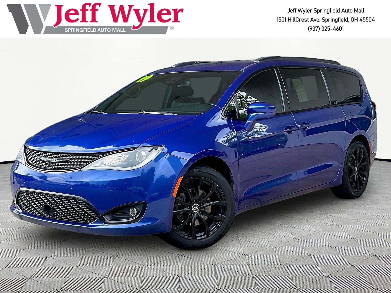 Used 2019 Chrysler Pacifica Touring-L w/ Advanced Safetytec Group