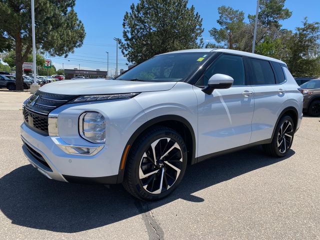 Used 2024 Mitsubishi Outlander SE