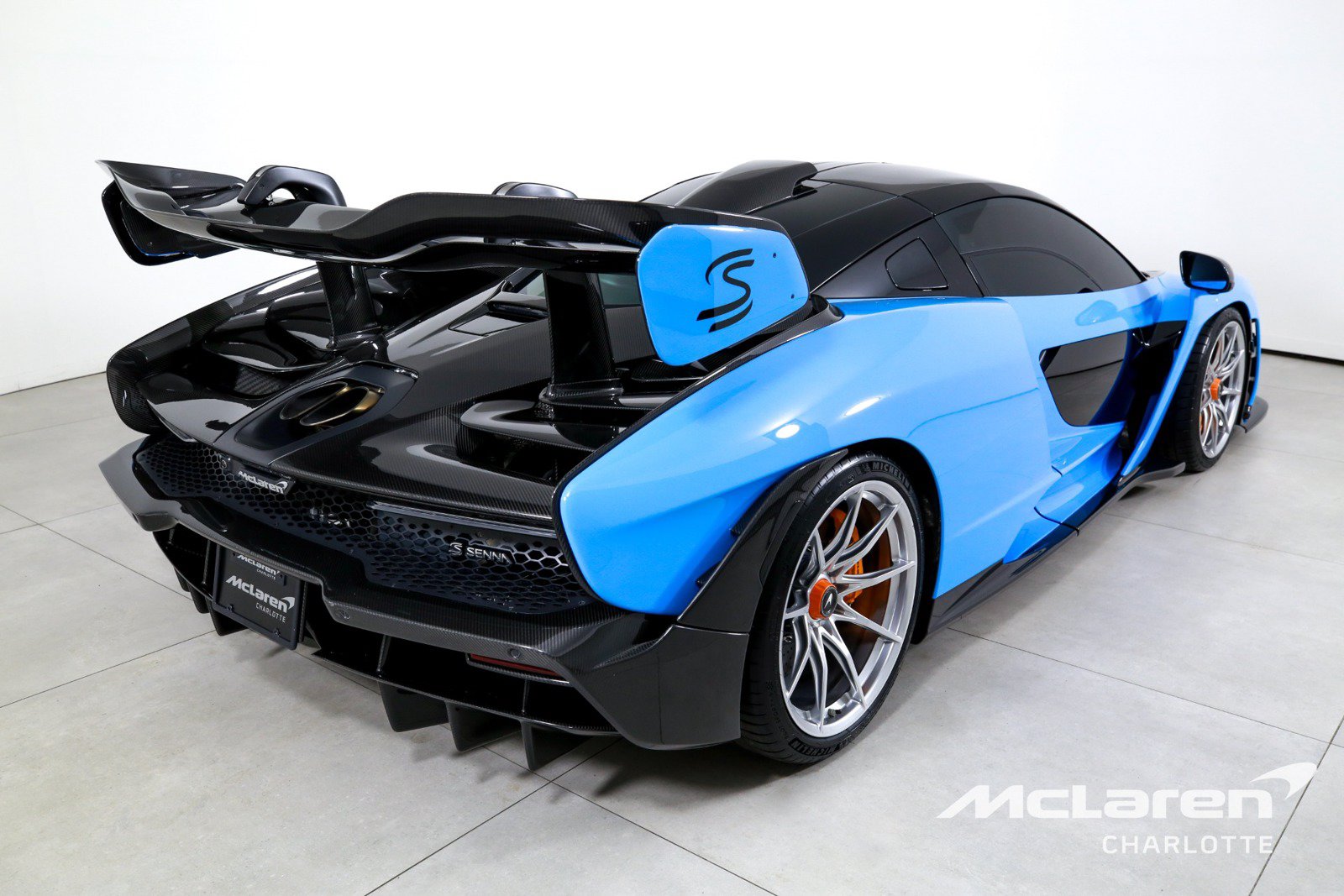 Used 2019 McLaren Senna photo 9