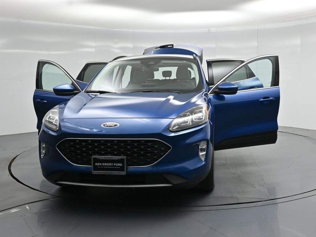 2022 Ford Escape Titanium