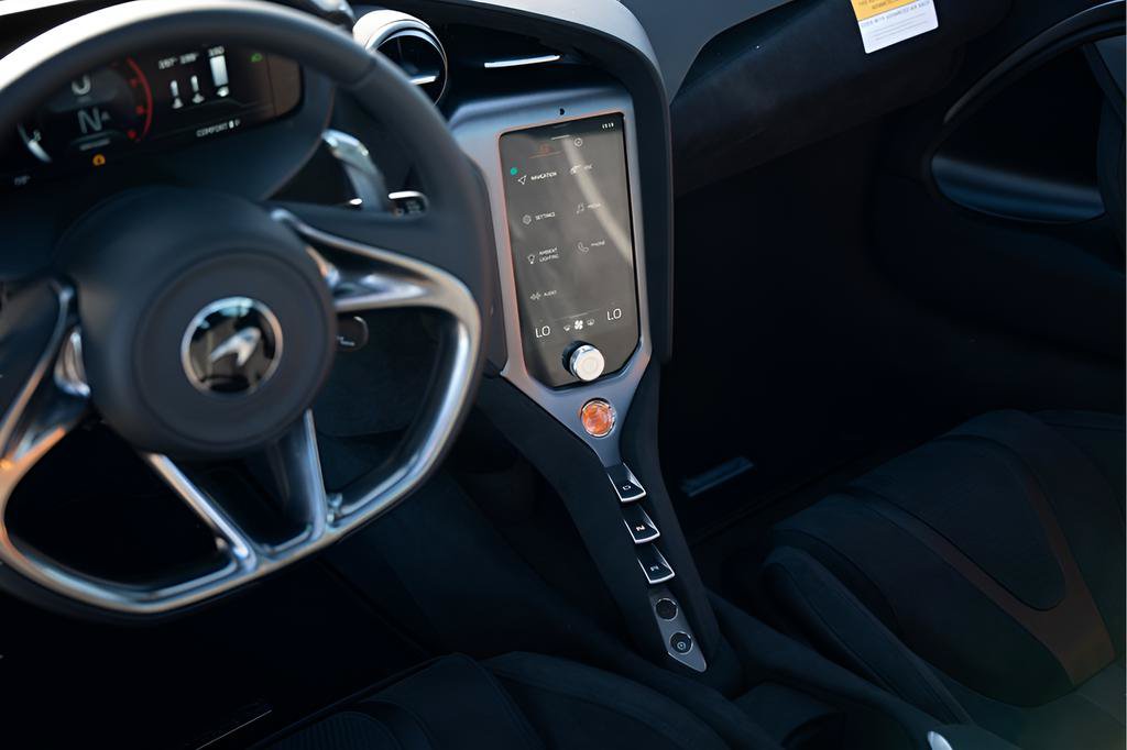 New 2026 McLaren 750S photo 42