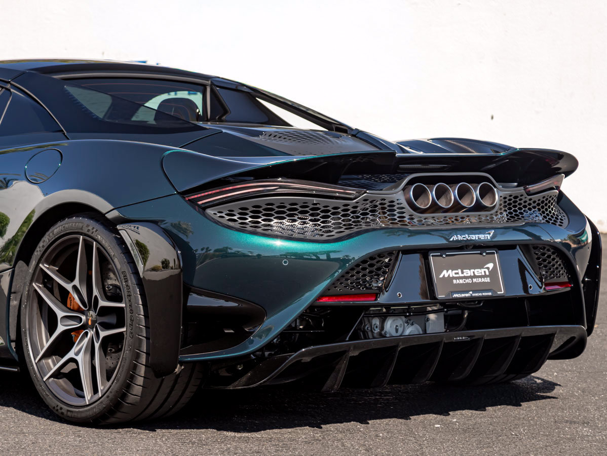 Used 2022 McLaren 765LT photo 16