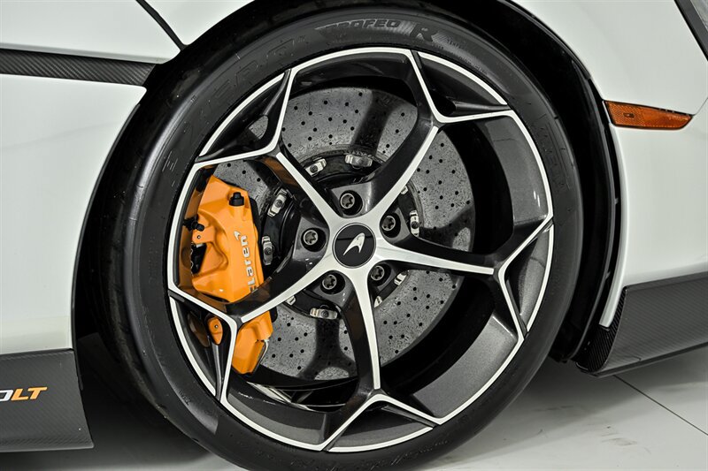 Used 2019 McLaren 600LT photo 27