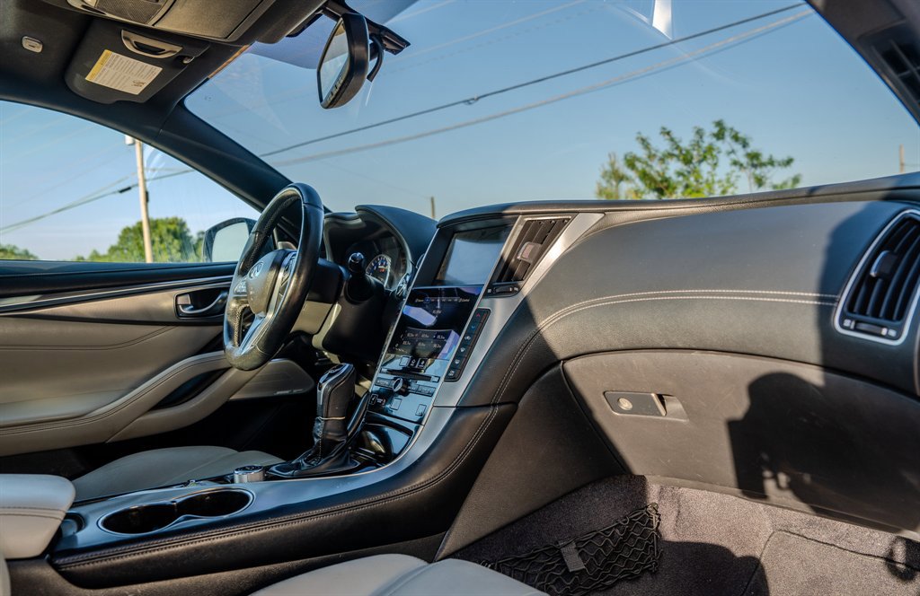 2017 INFINITI Q60 3.0t