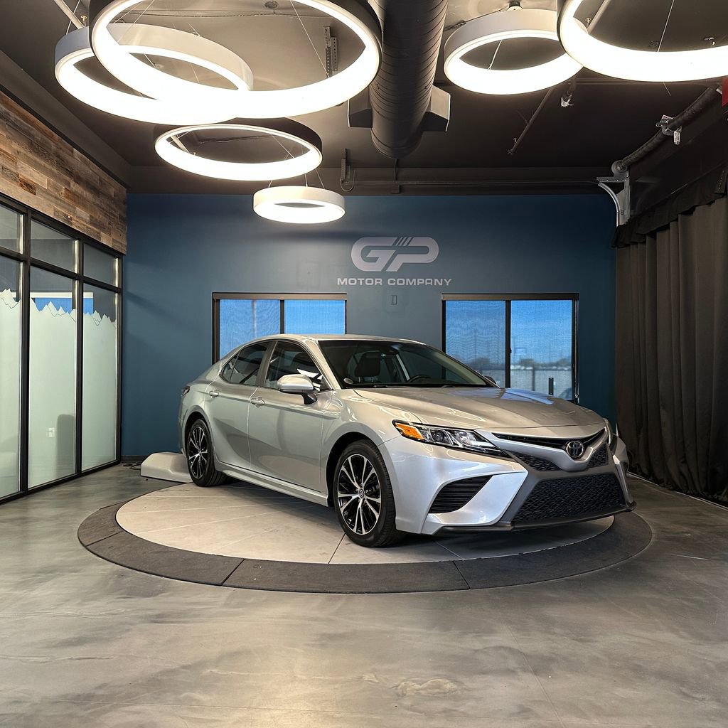 2019 Toyota Camry SE