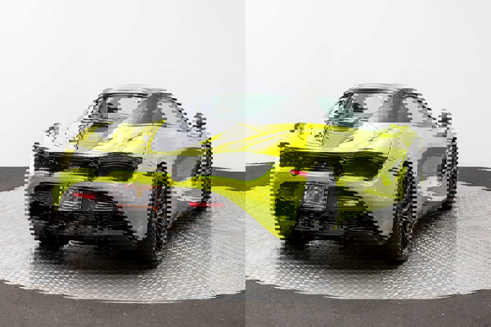 Used 2023 McLaren 720S Performance photo 21