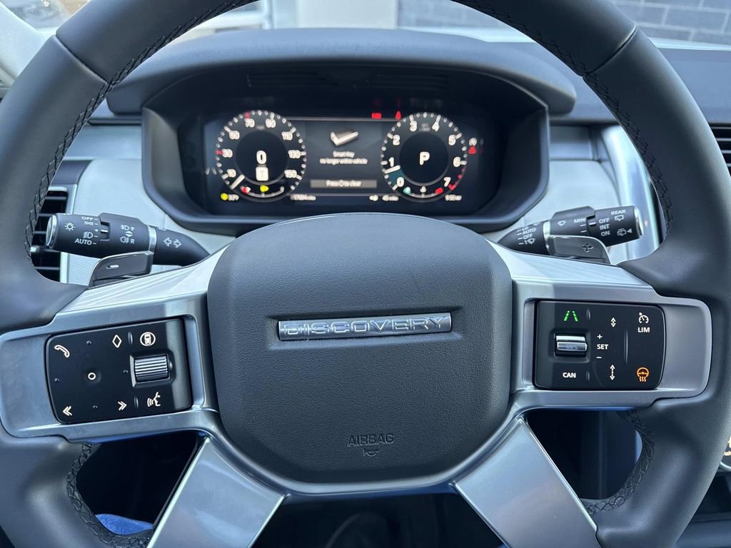 2025 Land Rover Discovery Dynamic SE