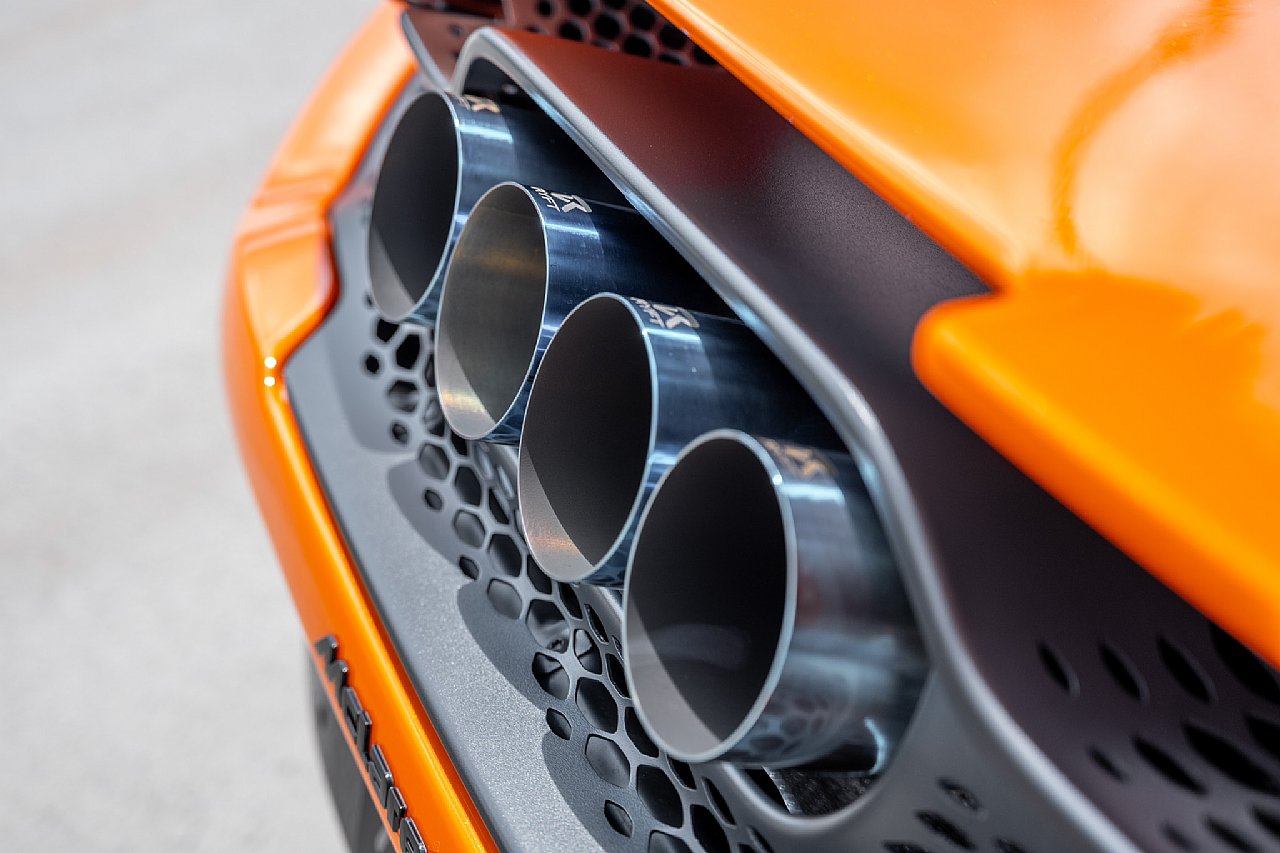 Used 2022 McLaren 765LT photo 19