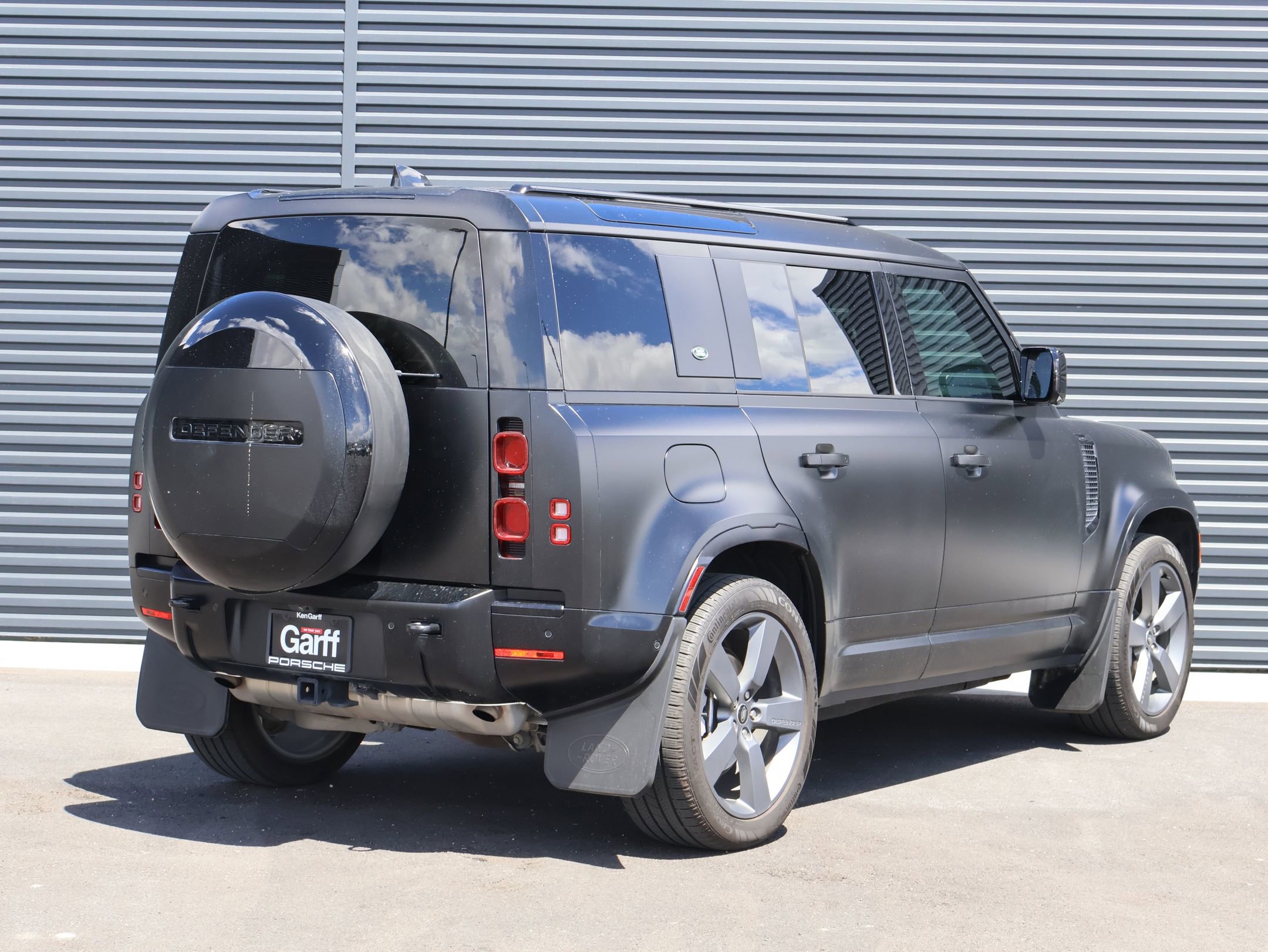 2024 Land Rover Defender 110 X-Dynamic SE