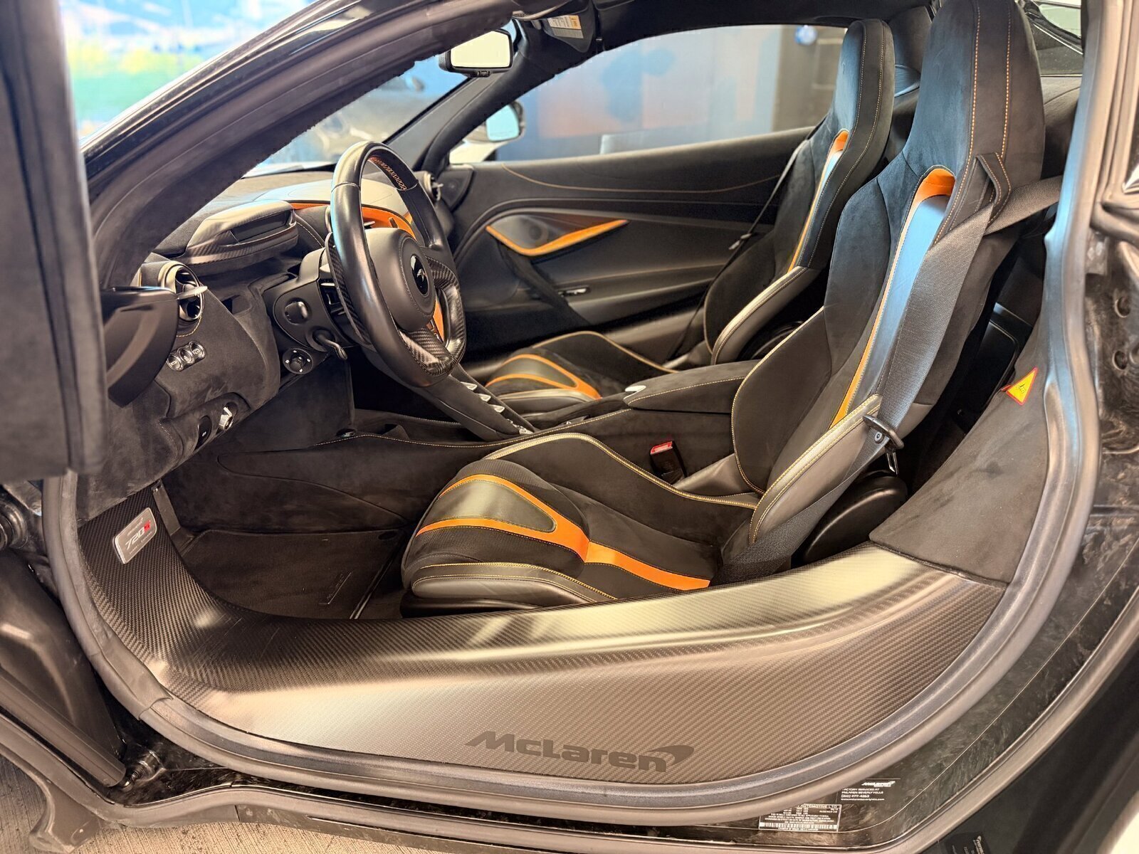 Used 2020 McLaren 720S Luxury photo 9