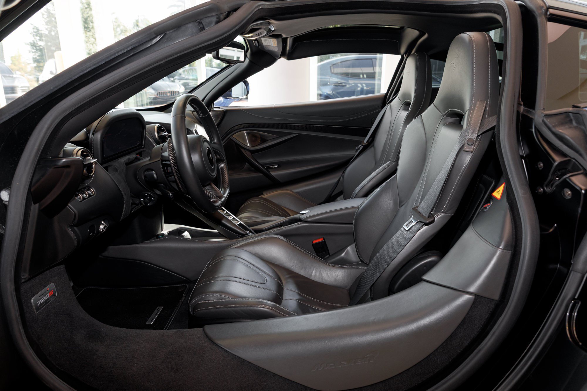 Used 2019 McLaren 720S Luxury photo 23