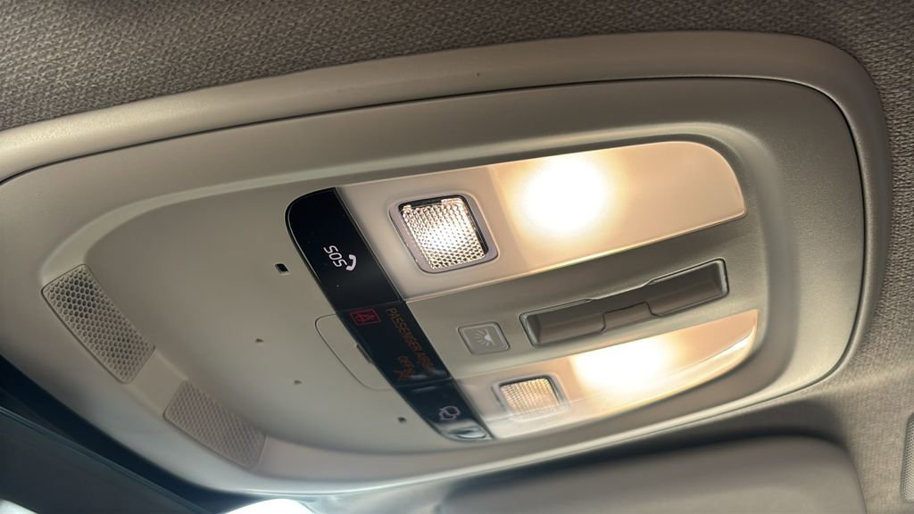 2024 Volvo Xc40 B5 Core