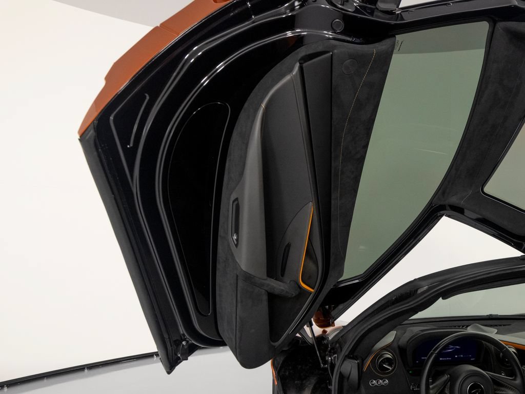 Used 2019 McLaren 720S photo 10