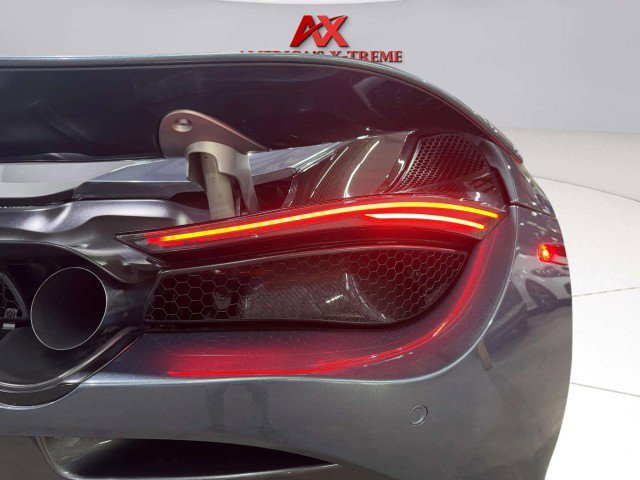 Used 2018 McLaren 720S Performance photo 30