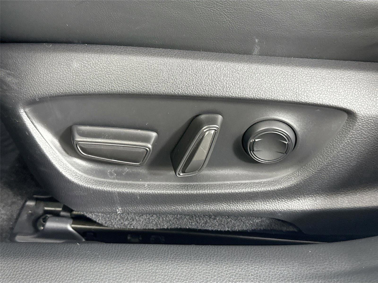 2025 Toyota Prius Plug-In Hybrid