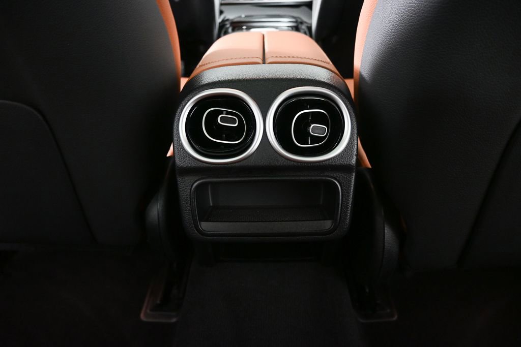 2025 Mercedes-Benz C 300 Sedan