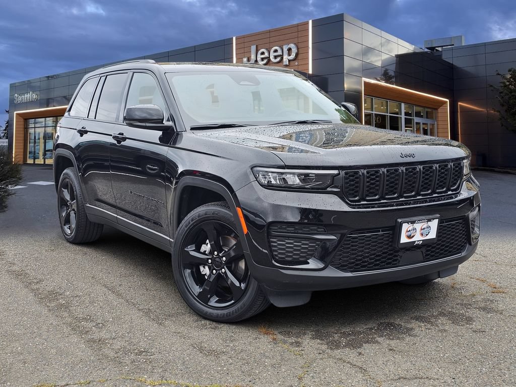 Used 2023 Jeep Grand Cherokee Altitude