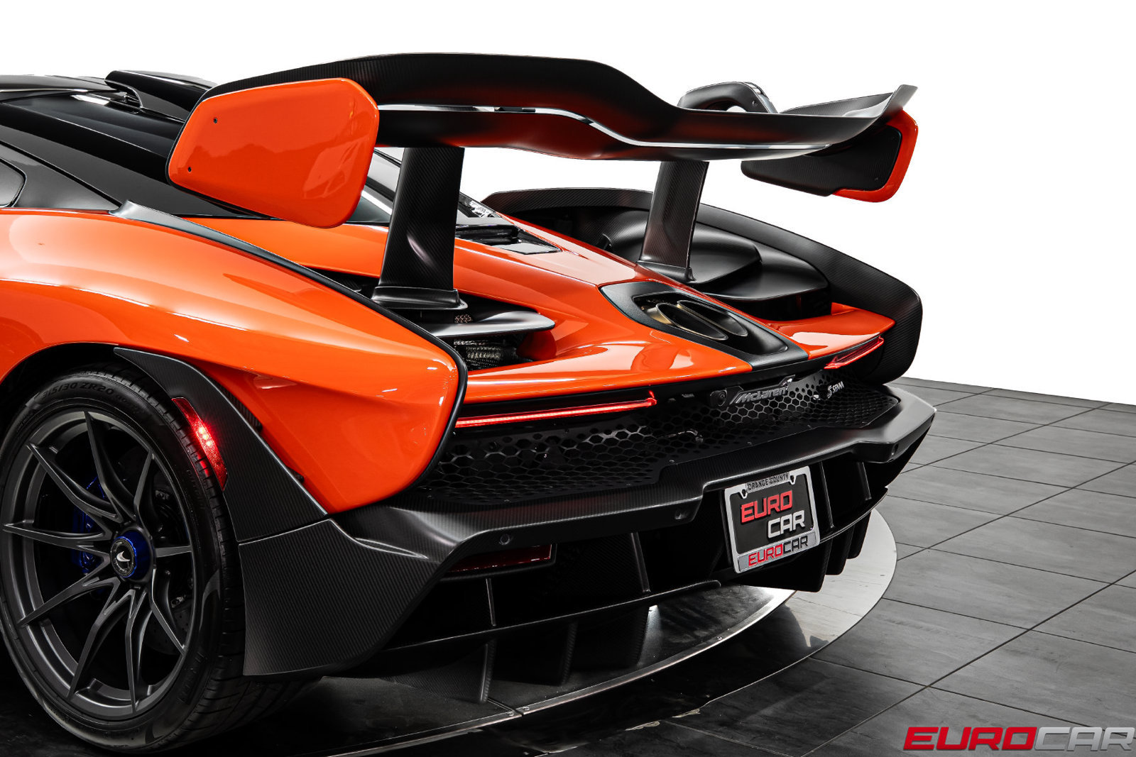 Used 2019 McLaren Senna photo 32