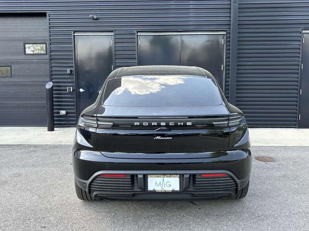 2025 Porsche Macan Electric