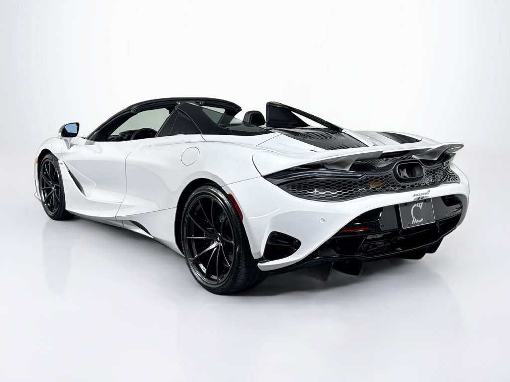 Used 2027 McLaren 750S Spider photo 3