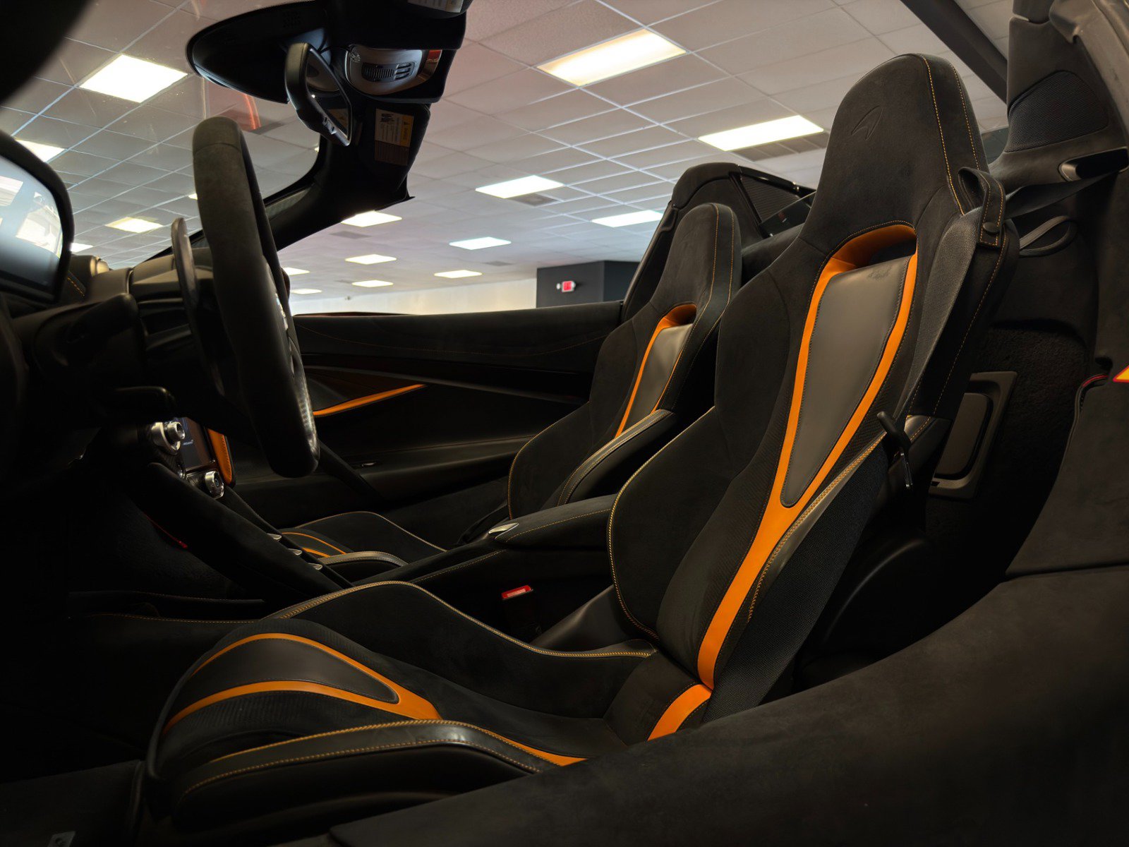 Used 2021 McLaren 720S Performance photo 23