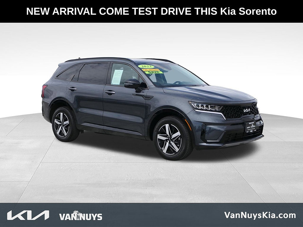 Used 2023 Kia Sorento S w/ Panoramic Sunroof Package