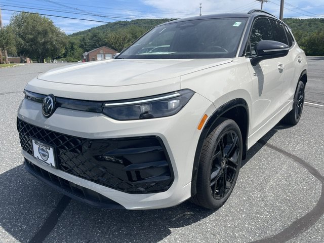 New 2026 Volkswagen Tiguan SE R-Line
