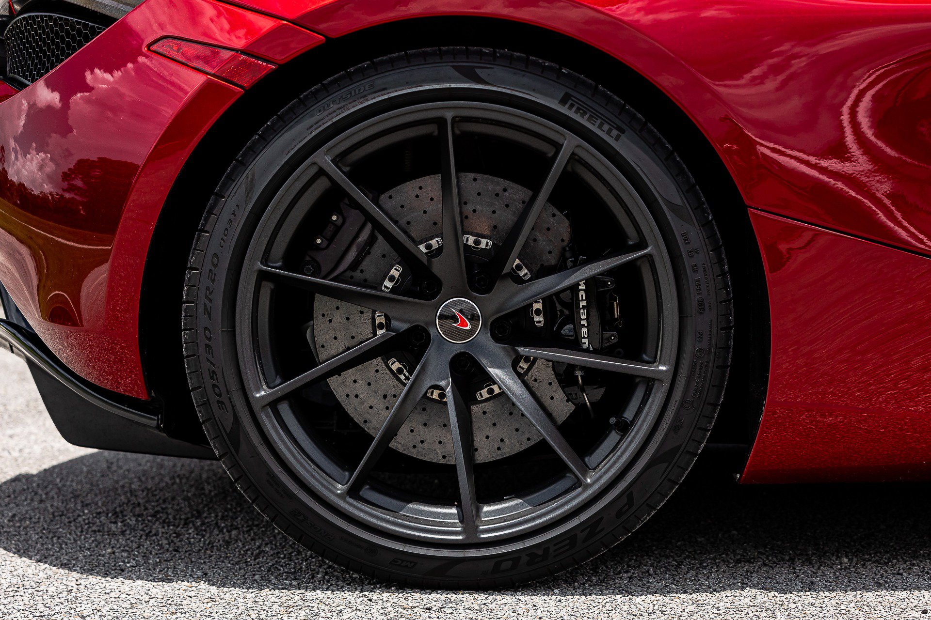 Used 2018 McLaren 720S Luxury photo 14