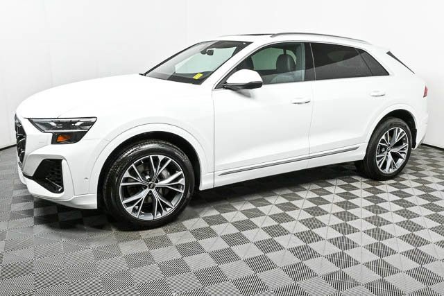 2025 Audi Q8 Premium