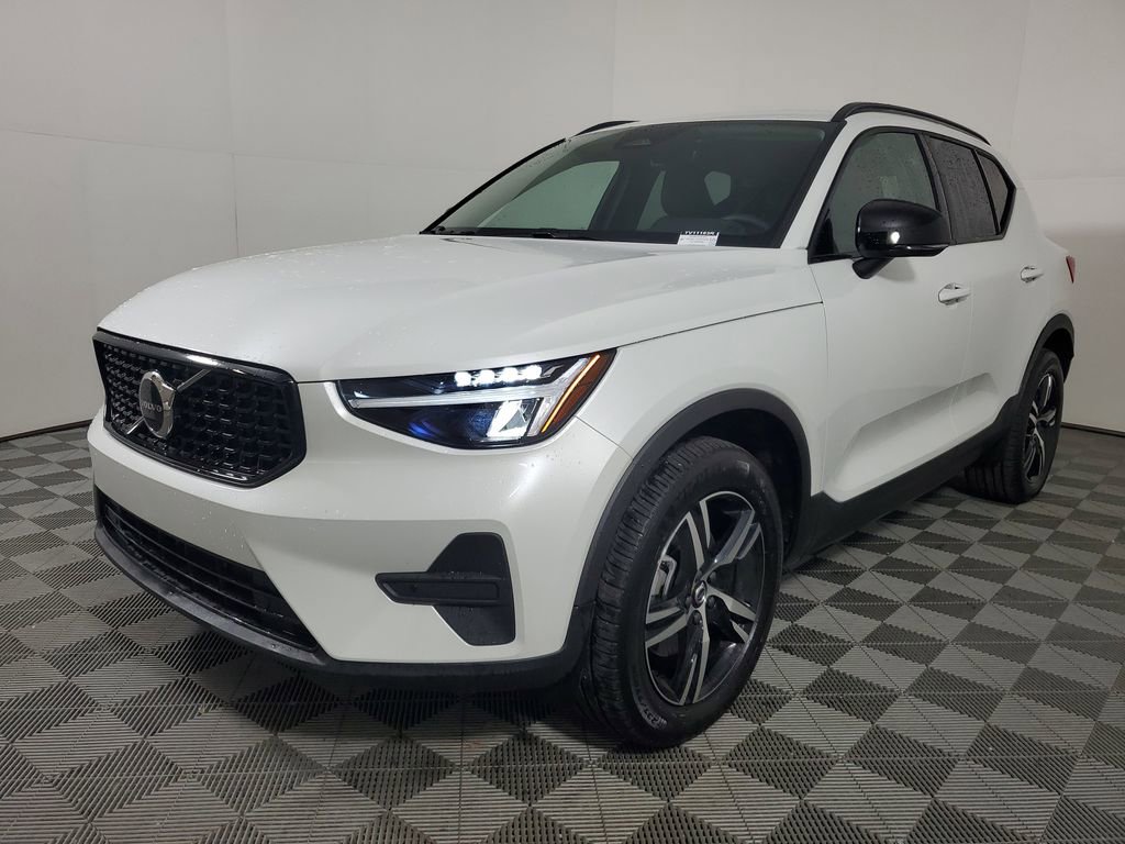 2026 Volvo Xc40 B5 Core