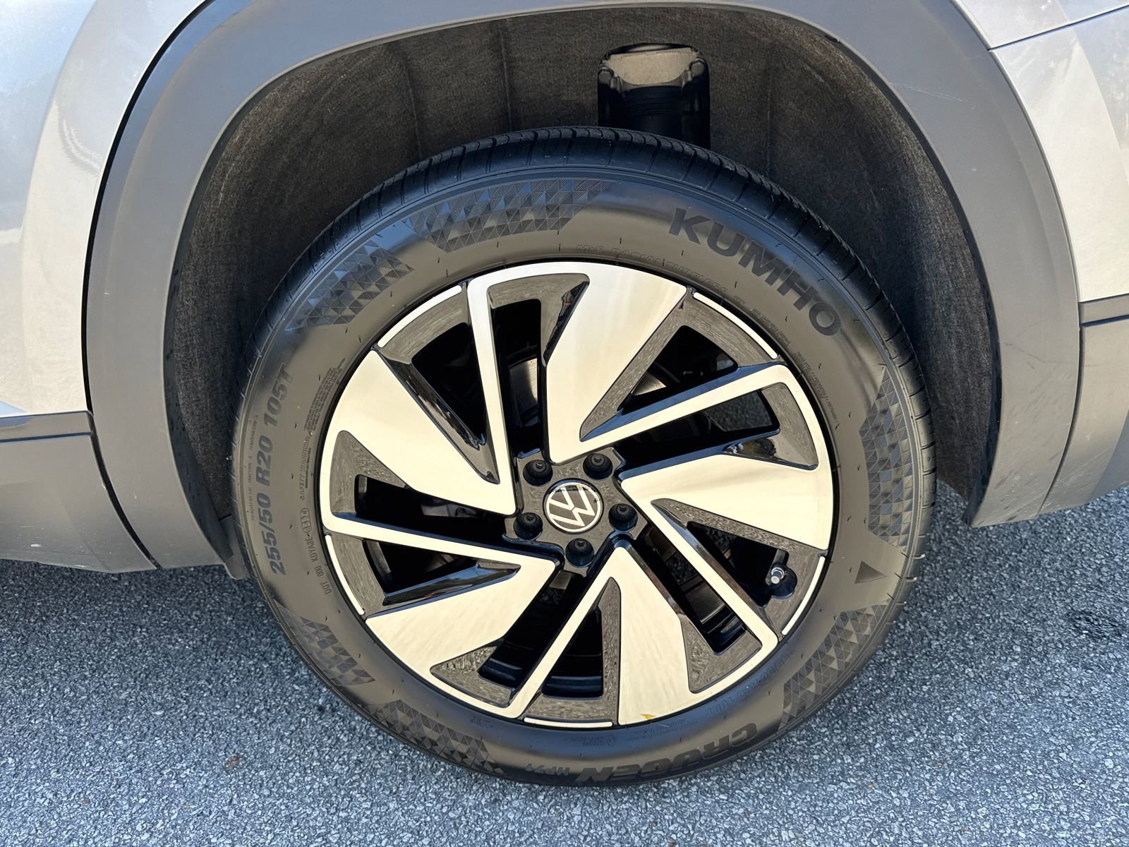 2025 Volkswagen Atlas SE