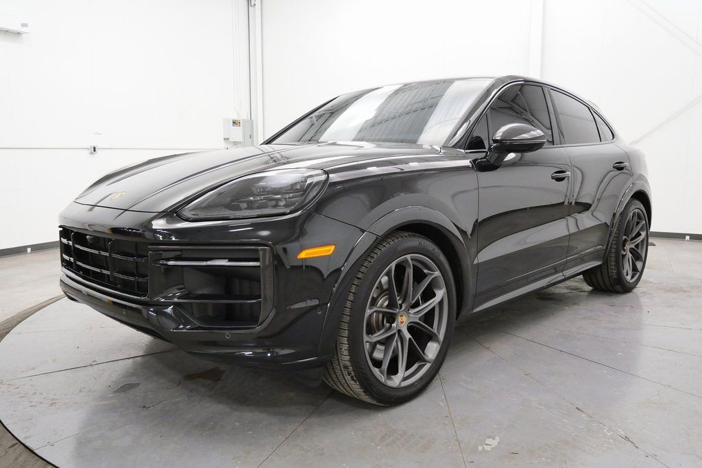 2025 Porsche Cayenne GTS