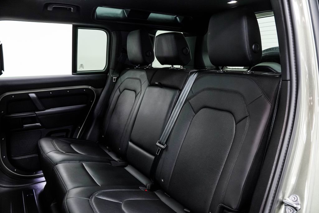 2025 Land Rover Defender 110 S