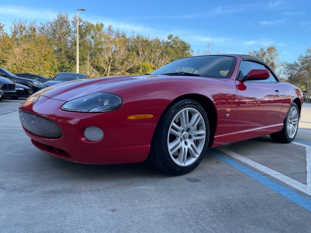 2005 Jaguar XKR Base
