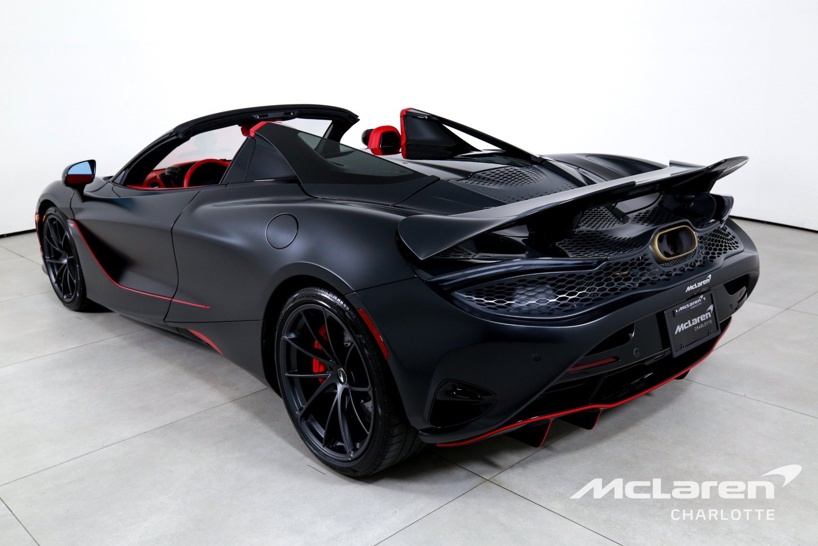 Used 2025 McLaren 750S Spider photo 8